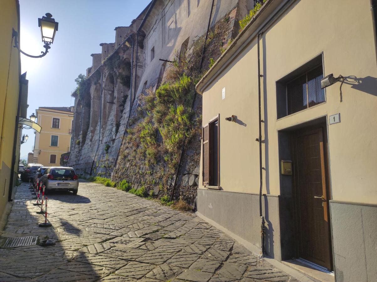Appartamento La Rampa เบเนเวนโต ภายนอก รูปภาพ